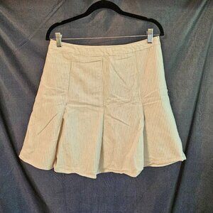 Super cute Gap white with black pin stripe pleated A-line skirt. Size 8
